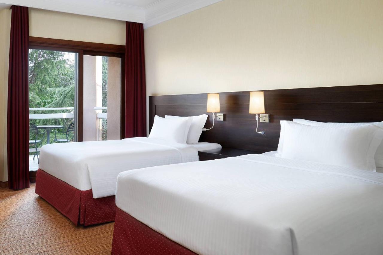 Courtyard By Marriott Rome Central Park Exteriör bild