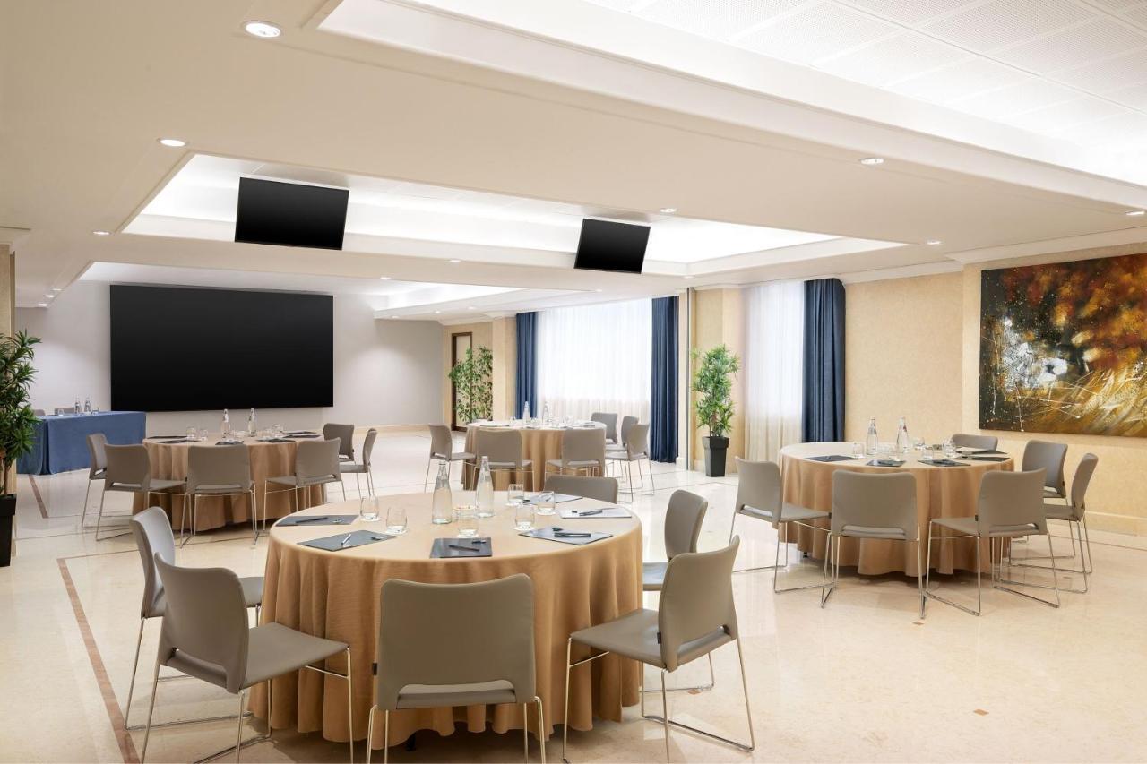 Courtyard By Marriott Rome Central Park Exteriör bild
