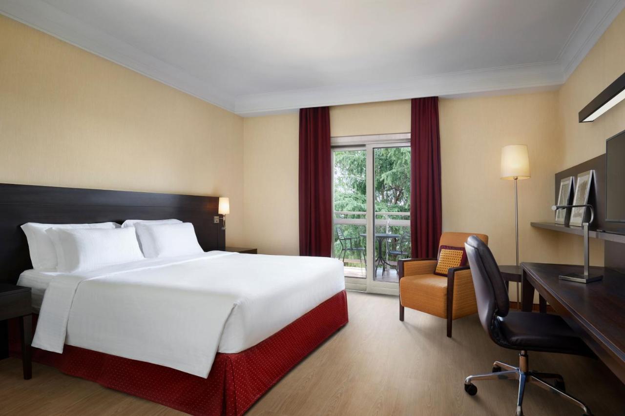 Courtyard By Marriott Rome Central Park Exteriör bild