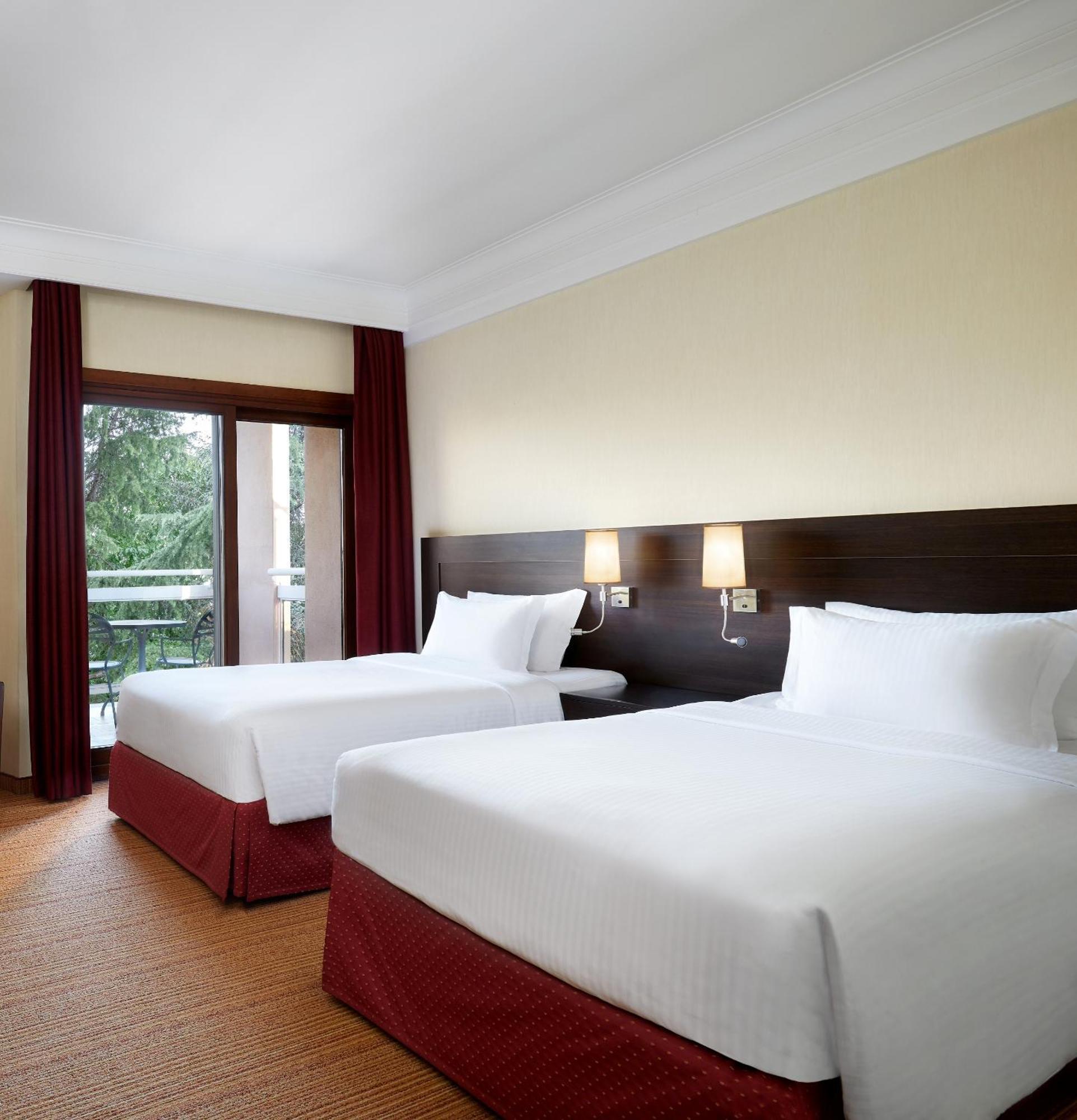 Courtyard By Marriott Rome Central Park Exteriör bild