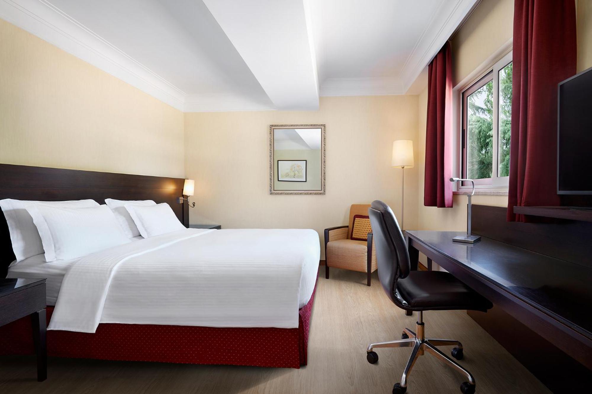 Courtyard By Marriott Rome Central Park Exteriör bild