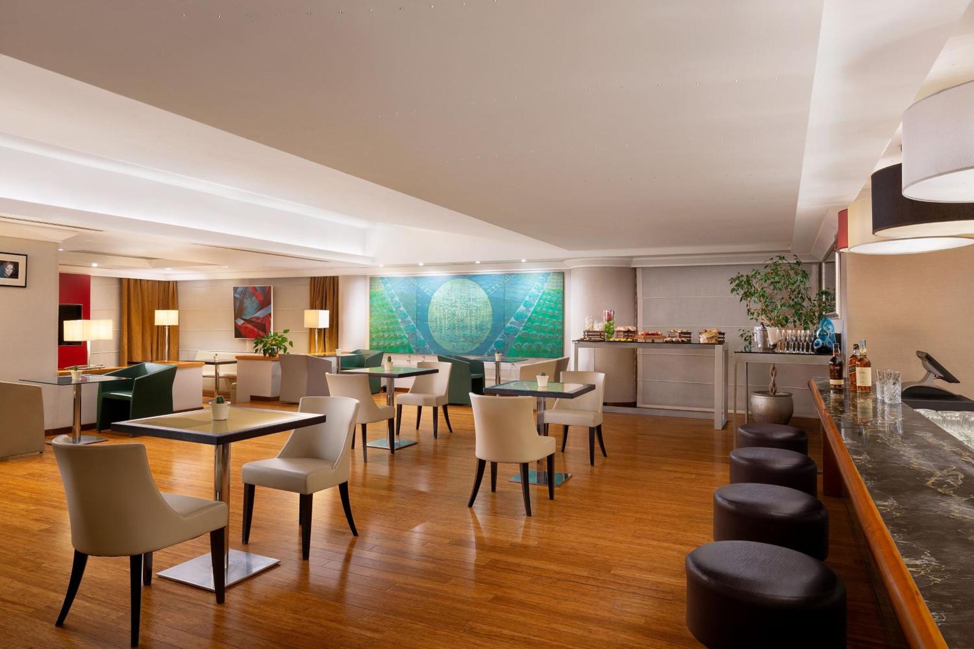 Courtyard By Marriott Rome Central Park Exteriör bild