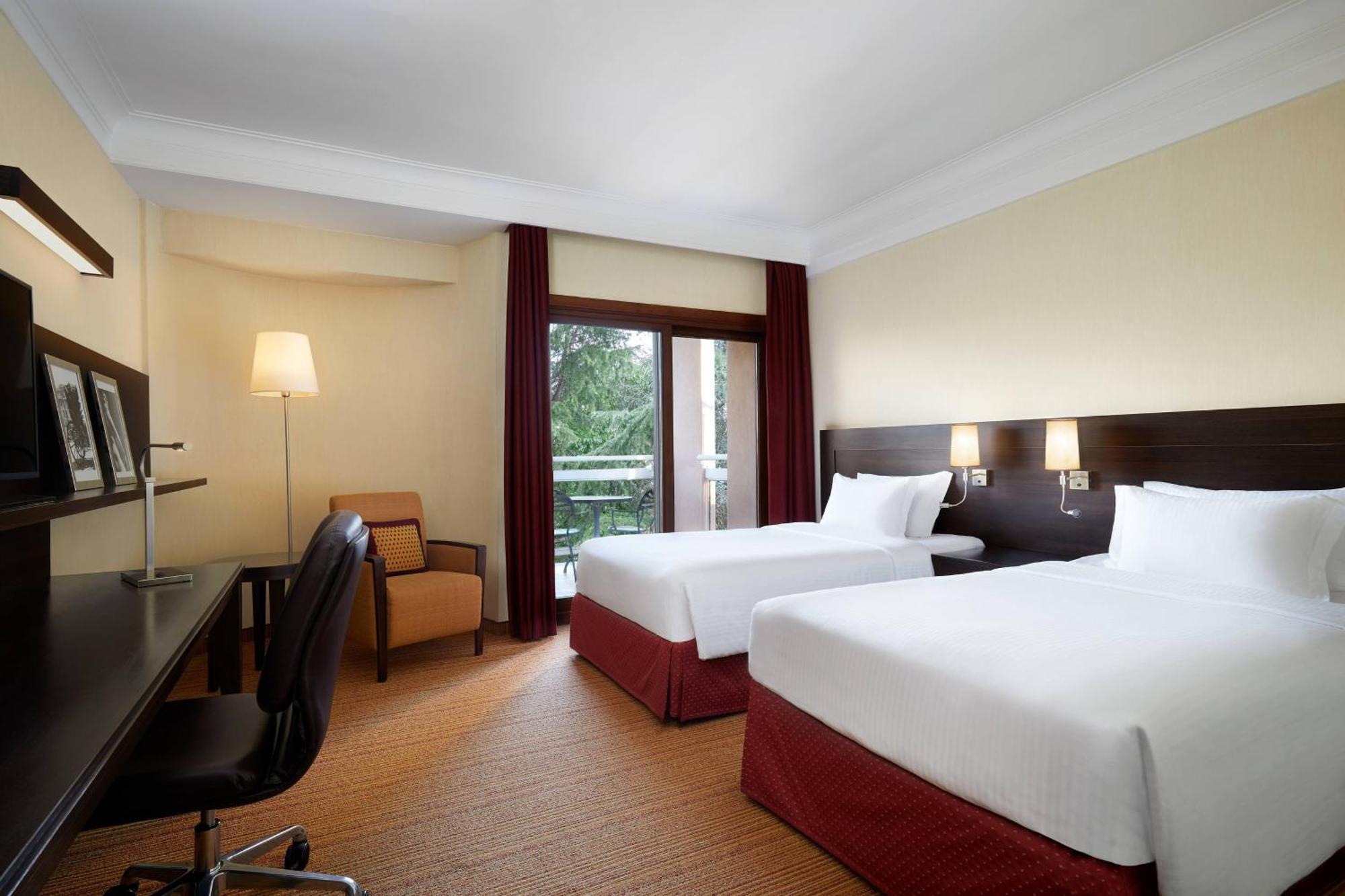 Courtyard By Marriott Rome Central Park Exteriör bild