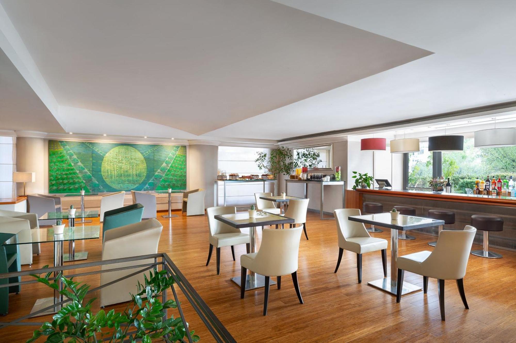 Courtyard By Marriott Rome Central Park Exteriör bild