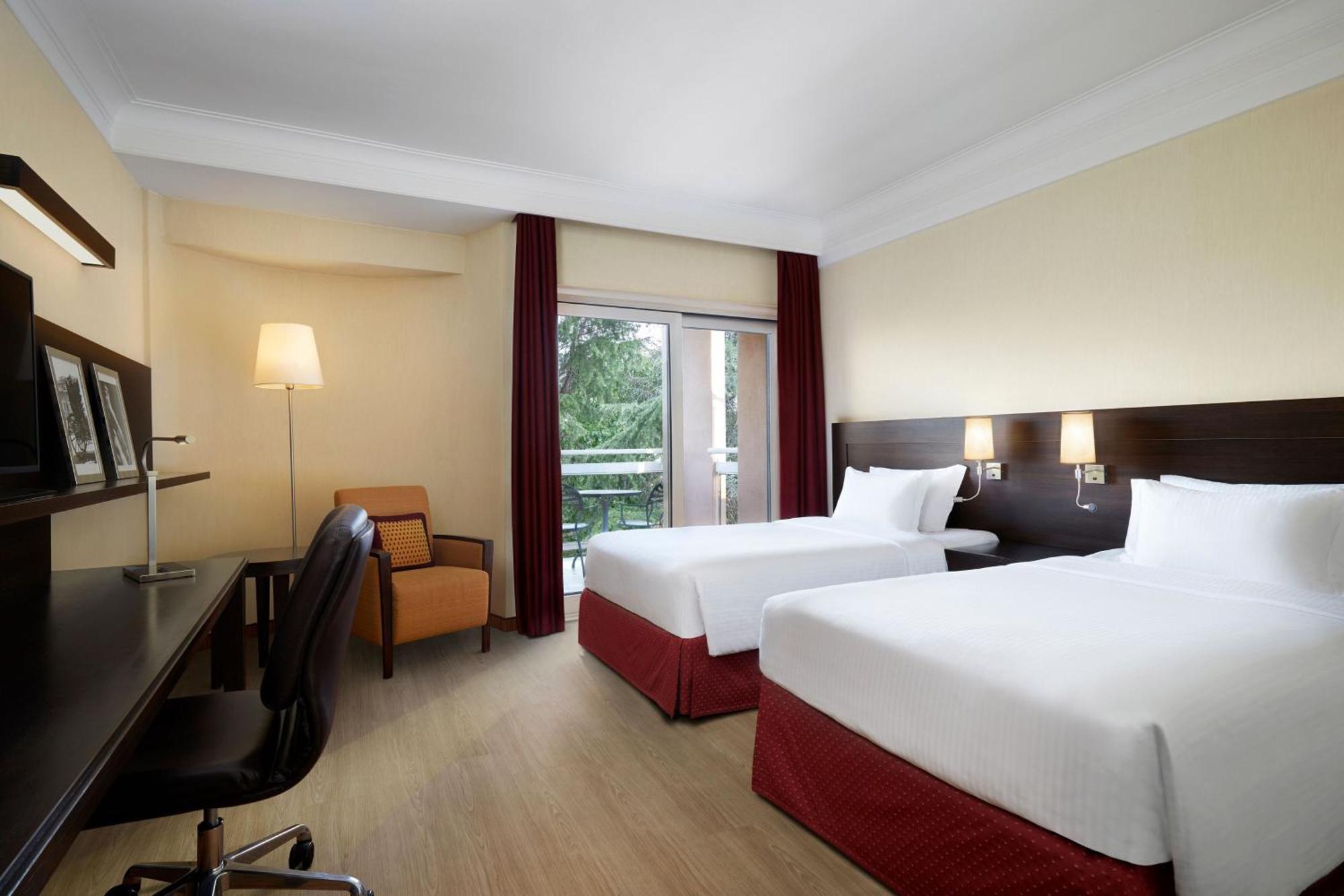 Courtyard By Marriott Rome Central Park Exteriör bild