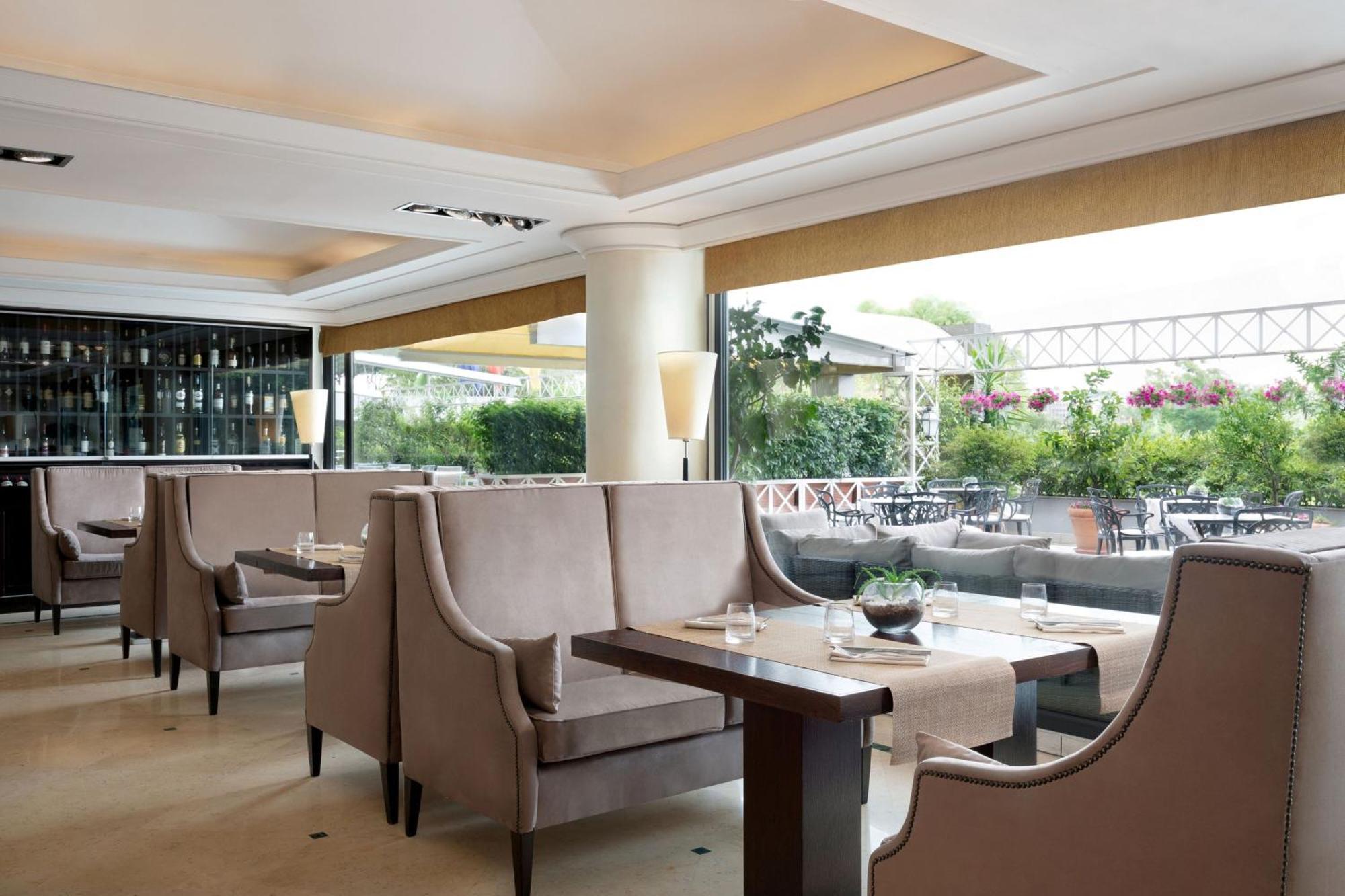 Courtyard By Marriott Rome Central Park Exteriör bild