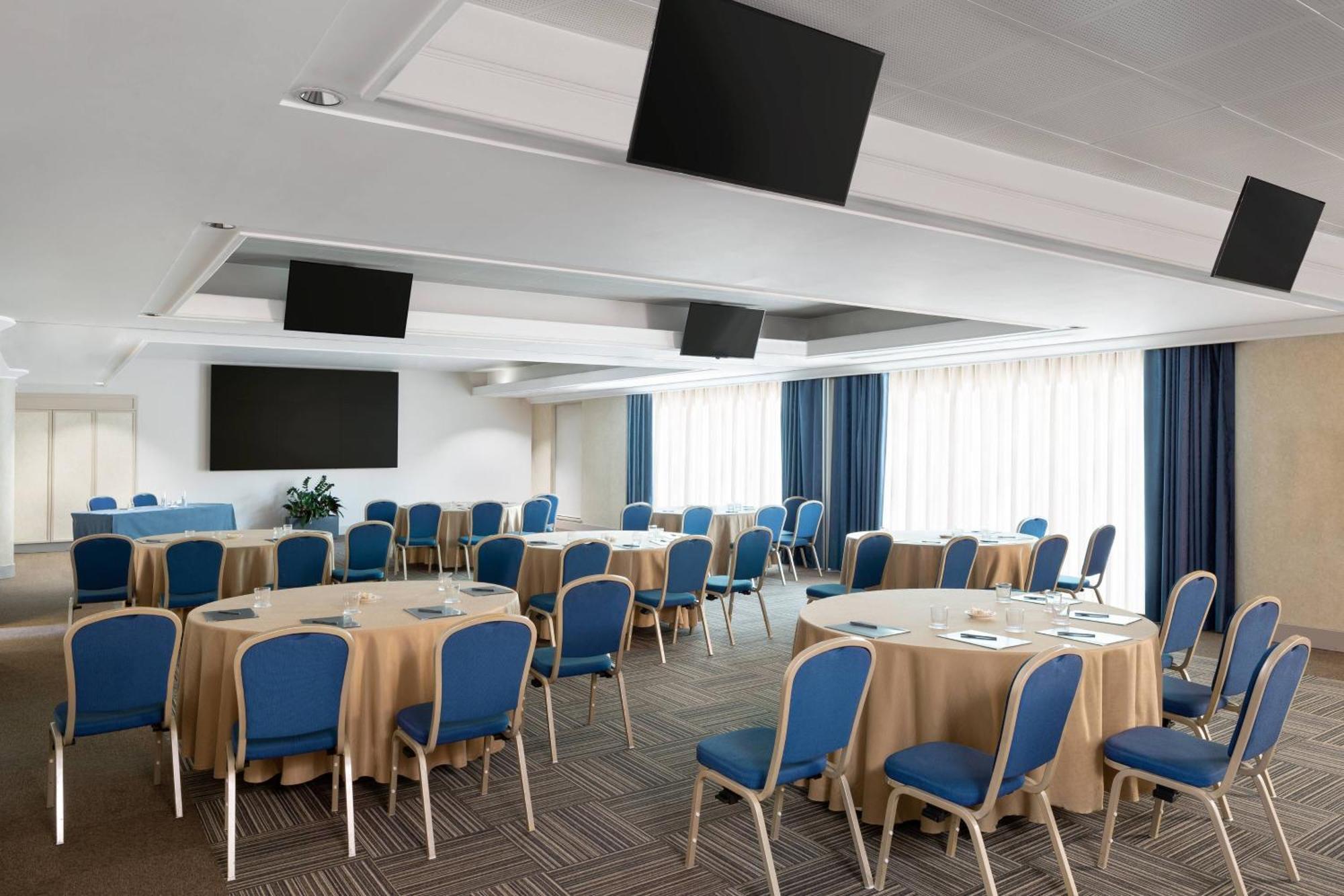 Courtyard By Marriott Rome Central Park Exteriör bild