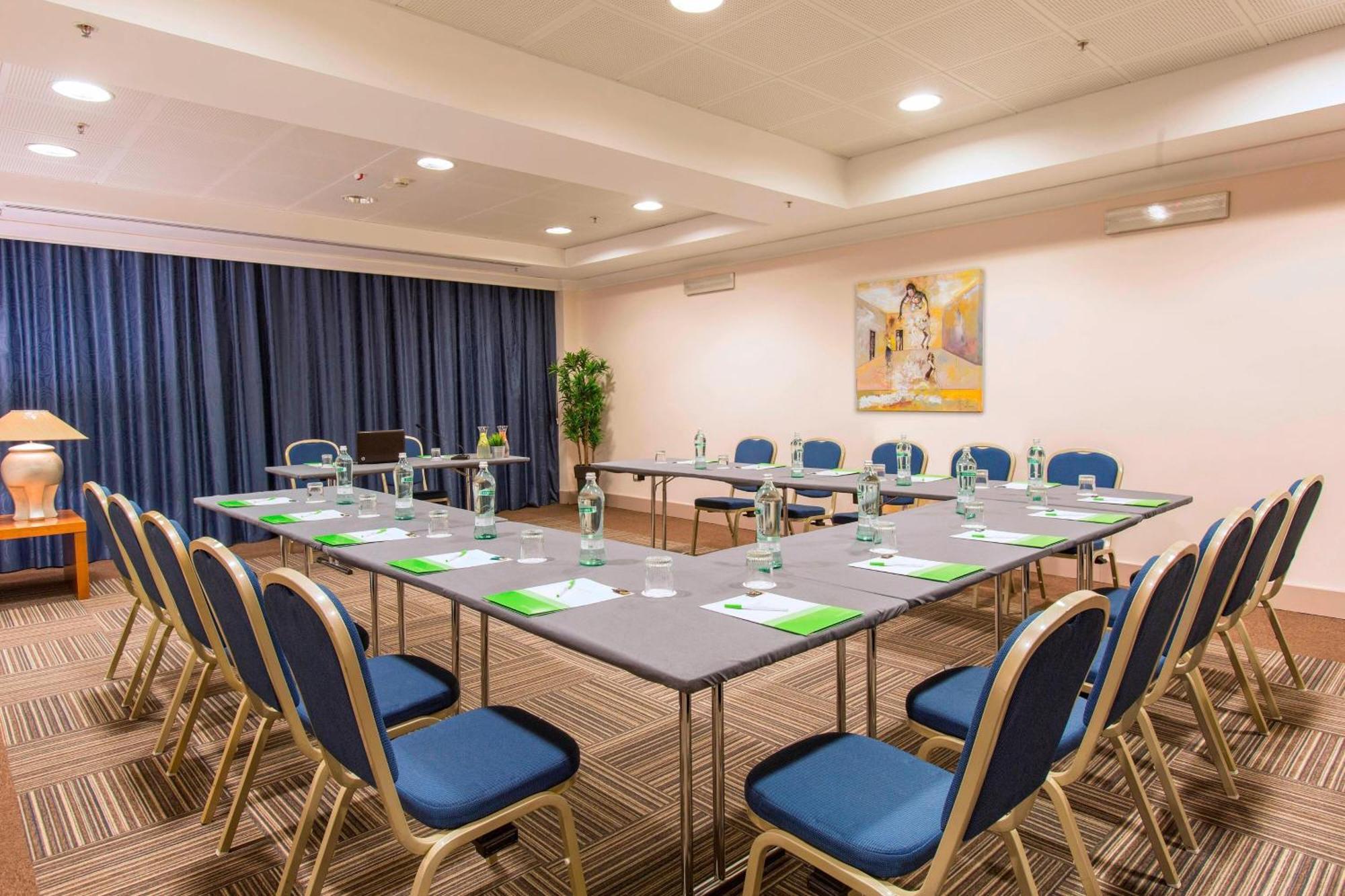 Courtyard By Marriott Rome Central Park Exteriör bild