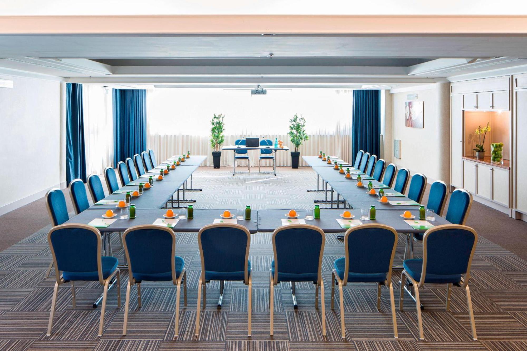 Courtyard By Marriott Rome Central Park Exteriör bild