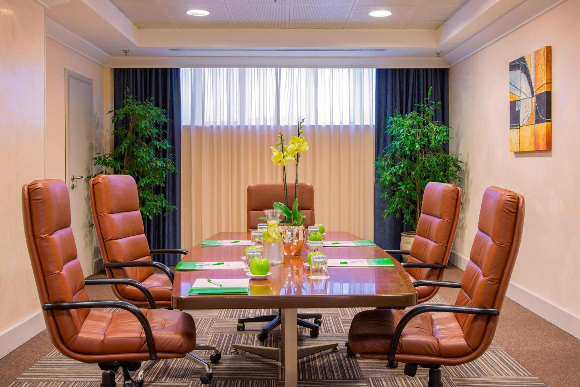 Courtyard By Marriott Rome Central Park Exteriör bild