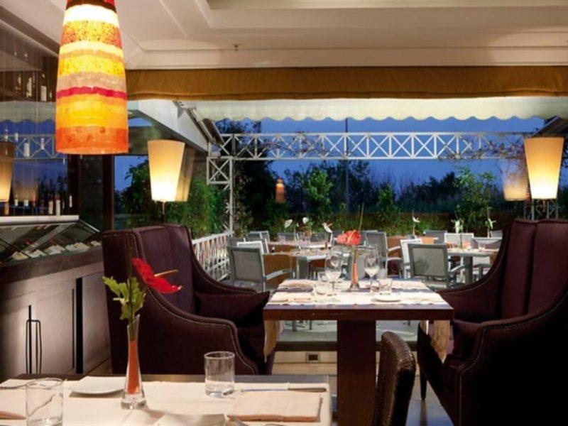 Courtyard By Marriott Rome Central Park Exteriör bild